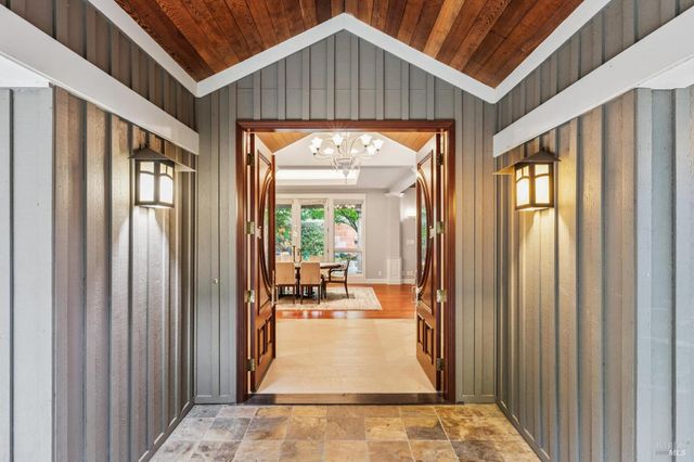 230 Summit Ave, San Rafael, CA 94901