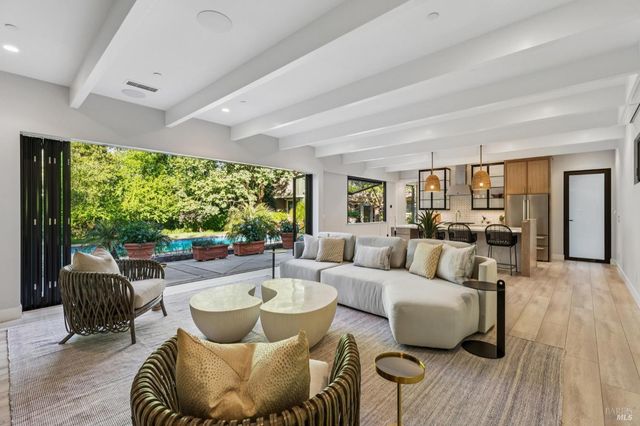 230 Summit Ave, San Rafael, CA 94901