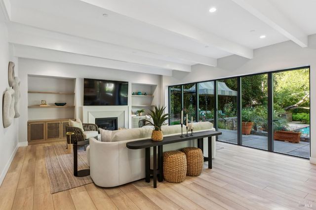 230 Summit Ave, San Rafael, CA 94901