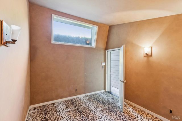 230 Summit Ave, San Rafael, CA 94901