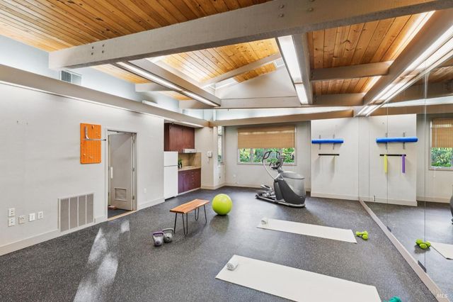 230 Summit Ave, San Rafael, CA 94901