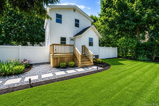 13 Graham Place, Nesconset, NY 11767