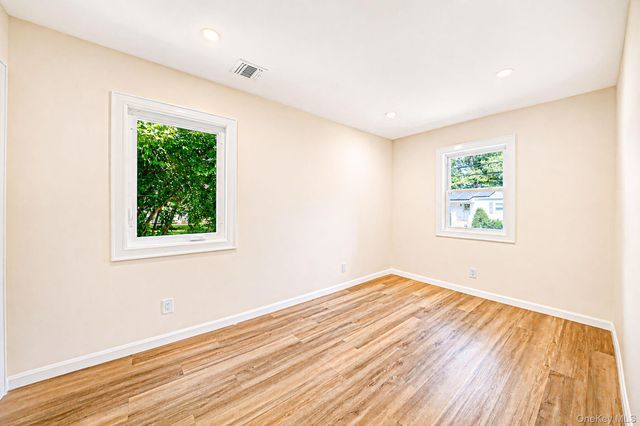 13 Graham Place, Nesconset, NY 11767