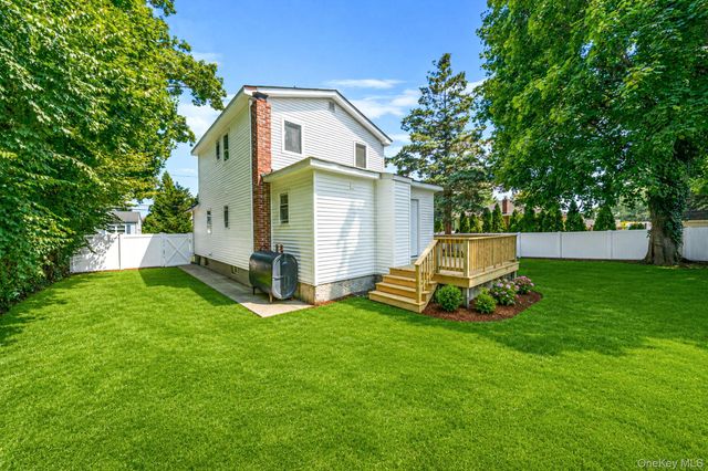 13 Graham Place, Nesconset, NY 11767