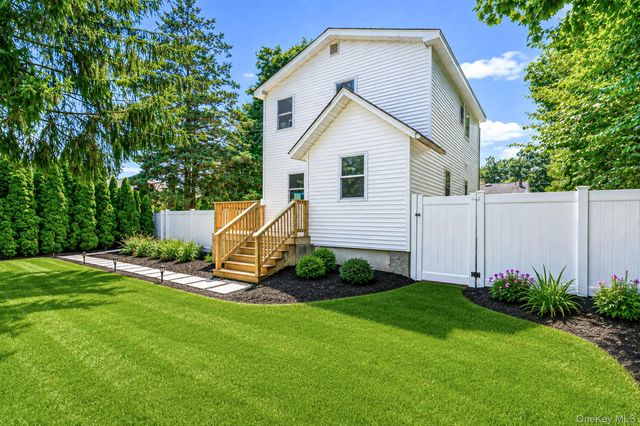 13 Graham Place, Nesconset, NY 11767