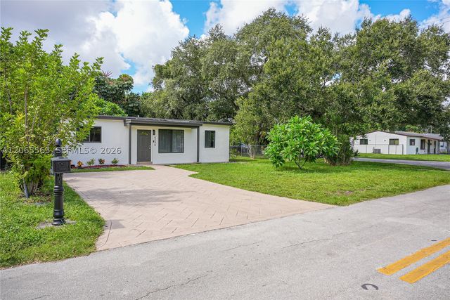 6336 Garfield St, Hollywood, FL 33024