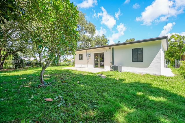 6336 Garfield St, Hollywood, FL 33024