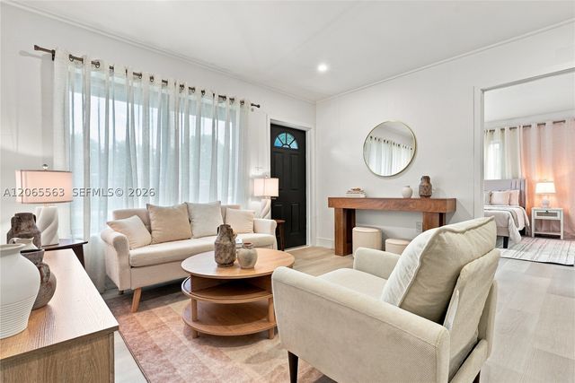 6336 Garfield St, Hollywood, FL 33024