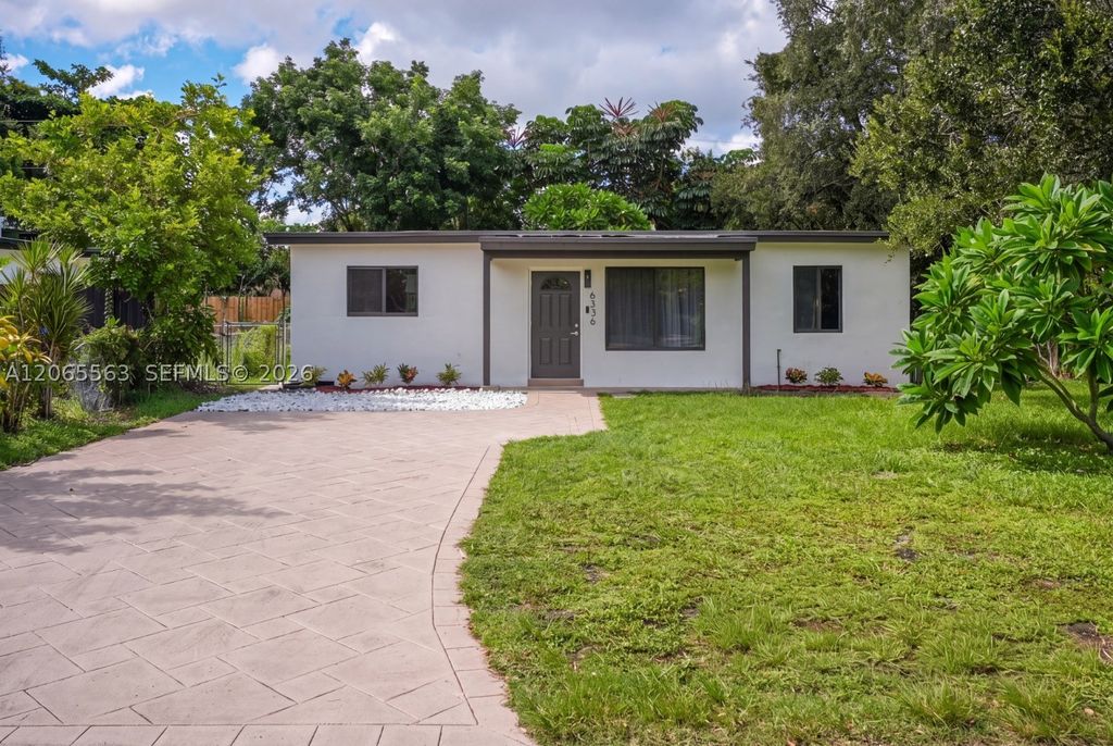 6336 Garfield St, Hollywood, FL 33024