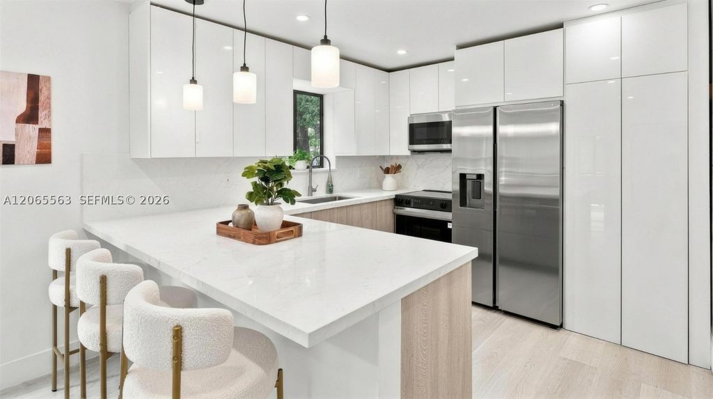 Image 20 of property listing at 6336 Garfield St, Hollywood, FL 33024