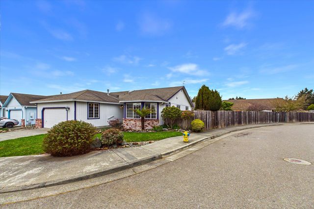 1373 Longspur Court, Mckinleyville, CA 95519