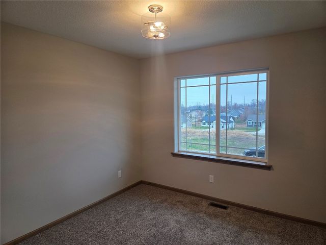 1824 Holly Meadow Avenue SW, Cedar Rapids, IA 52404