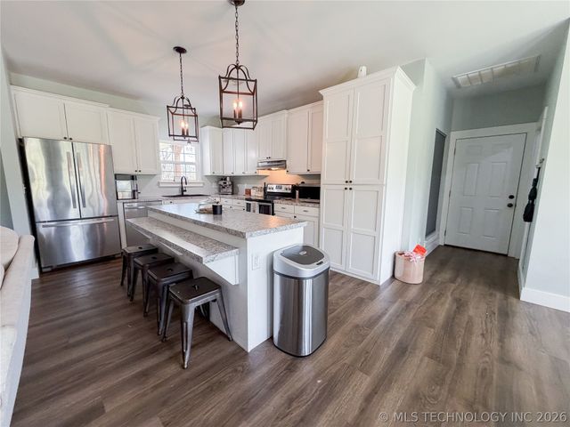 17773 W Stone Chapel Road, Tahlequah, OK 74464