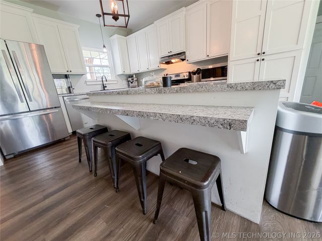 17773 W Stone Chapel Road, Tahlequah, OK 74464