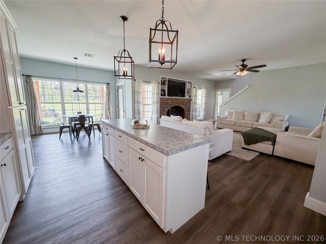17773 W Stone Chapel Road, Tahlequah, OK 74464