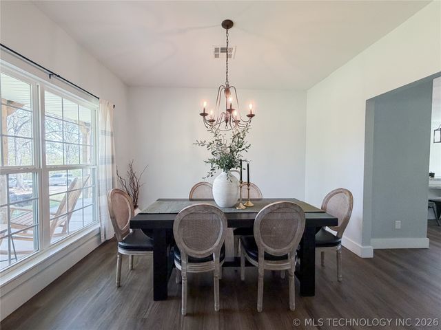 17773 W Stone Chapel Road, Tahlequah, OK 74464