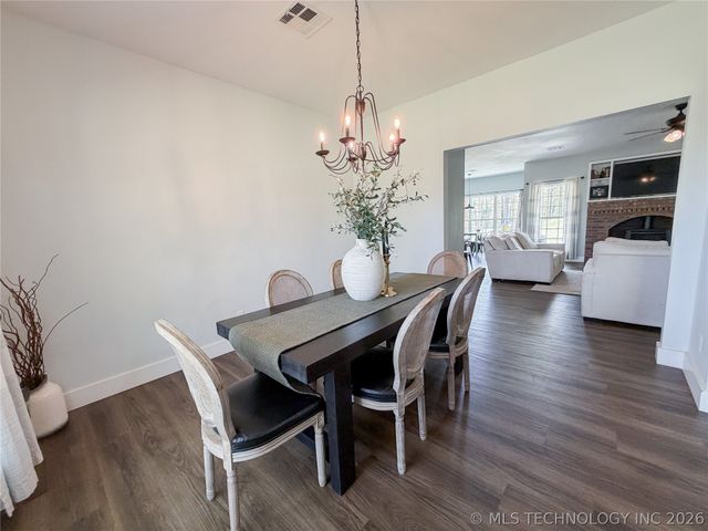 17773 W Stone Chapel Road, Tahlequah, OK 74464