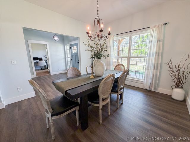 17773 W Stone Chapel Road, Tahlequah, OK 74464