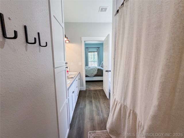 17773 W Stone Chapel Road, Tahlequah, OK 74464