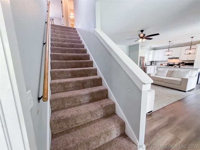 17773 W Stone Chapel Road, Tahlequah, OK 74464