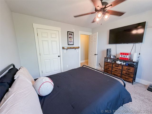 17773 W Stone Chapel Road, Tahlequah, OK 74464