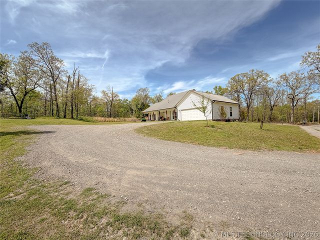 17773 W Stone Chapel Road, Tahlequah, OK 74464