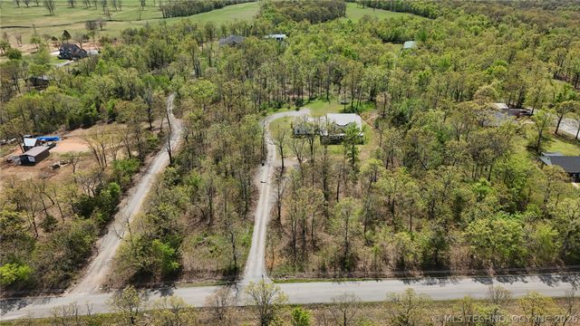 17773 W Stone Chapel Road, Tahlequah, OK 74464