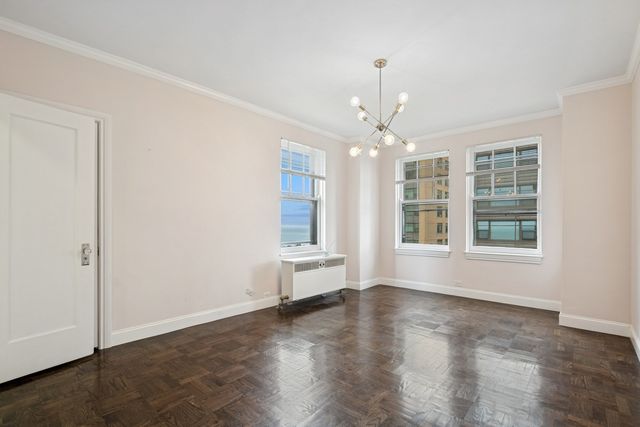 1640 E 50th Street 13B, Chicago, IL 60615