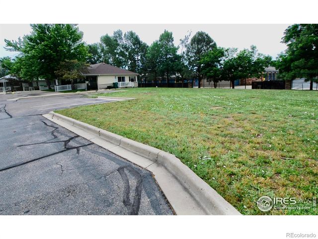 2225 S Iola Street, Aurora, CO 80014