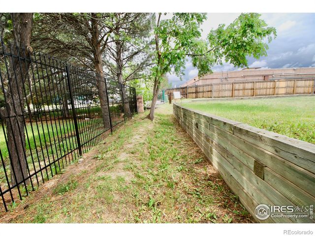 2225 S Iola Street, Aurora, CO 80014