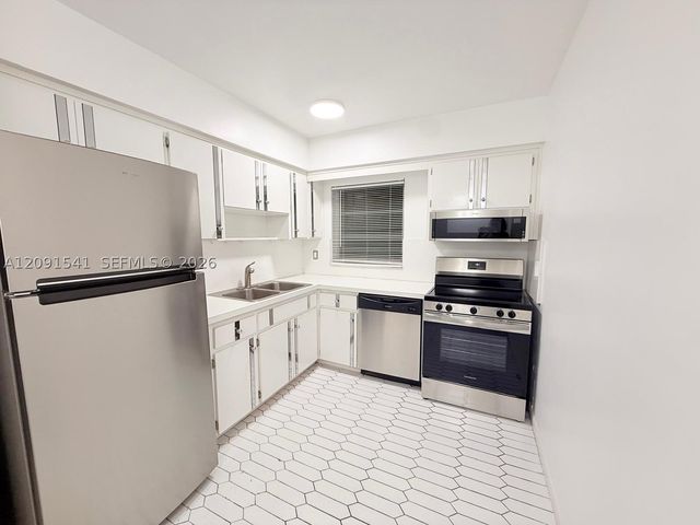 1100 Atlantic Shores Blvd 309, Hallandale Beach, FL 33009