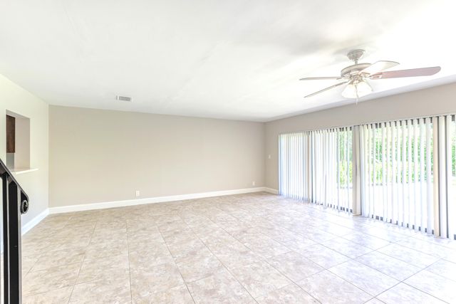 660 Coventry Street 6, Boca Raton, FL 33487