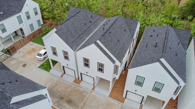 9902 Clark Road I, Houston, TX 77076