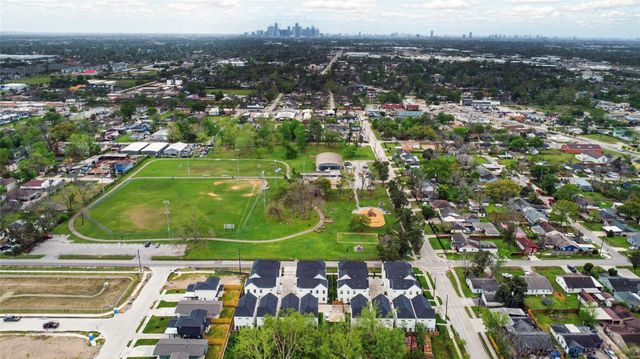 9902 Clark Road I, Houston, TX 77076