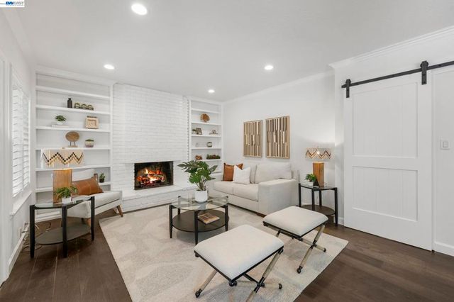 1144 Harvest Rd, Pleasanton, CA 94566