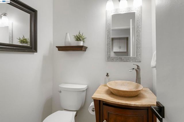 1144 Harvest Rd, Pleasanton, CA 94566