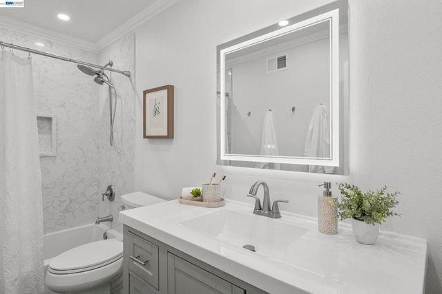 1144 Harvest Rd, Pleasanton, CA 94566