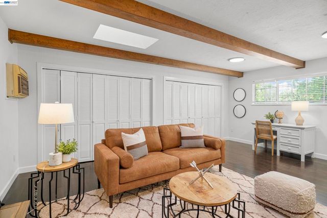 1144 Harvest Rd, Pleasanton, CA 94566