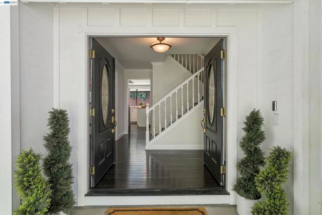 1144 Harvest Rd, Pleasanton, CA 94566