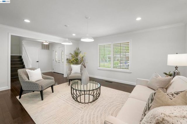 1144 Harvest Rd, Pleasanton, CA 94566