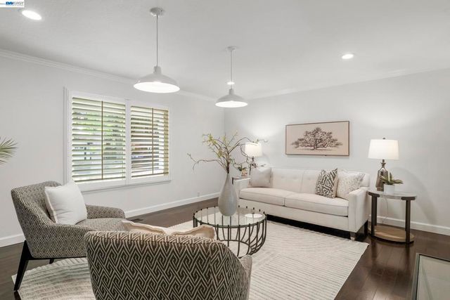 1144 Harvest Rd, Pleasanton, CA 94566