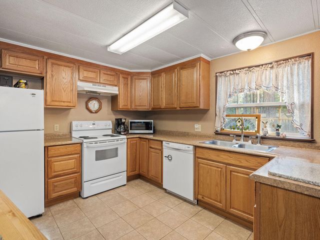 18010 Ponderosa Lane, Klamath Falls, OR 97601