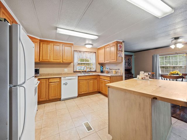 18010 Ponderosa Lane, Klamath Falls, OR 97601