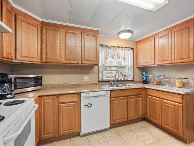 18010 Ponderosa Lane, Klamath Falls, OR 97601