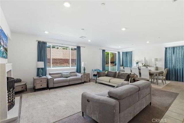 1905 Pienza, Corona, CA 92882