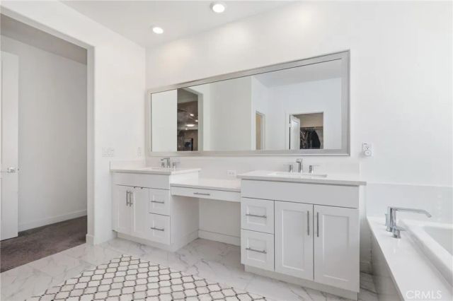 1905 Pienza, Corona, CA 92882