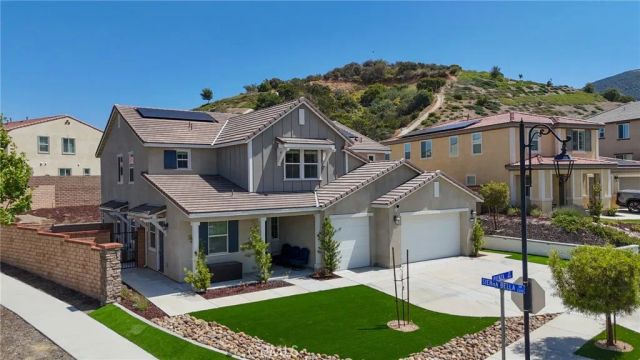 1905 Pienza, Corona, CA 92882