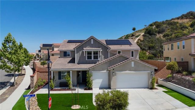 1905 Pienza, Corona, CA 92882