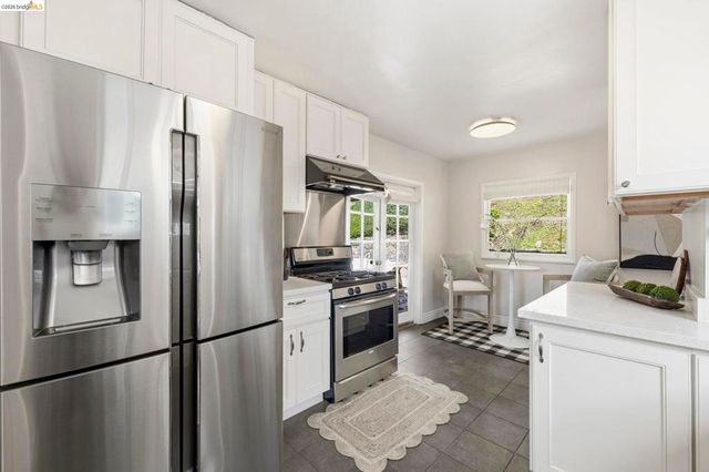 5701 Snake Rd, Oakland, CA 94611