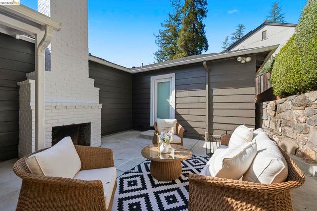 5701 Snake Rd, Oakland, CA 94611